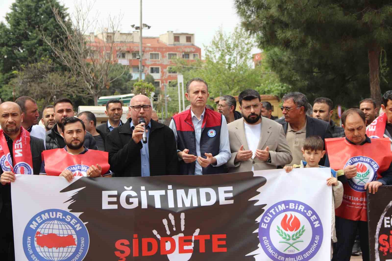Kahramanmaraş’taki olayda vefat eden Turgutlulu öğretmen Ayla Kara ve öğrenciler için dua edildi
