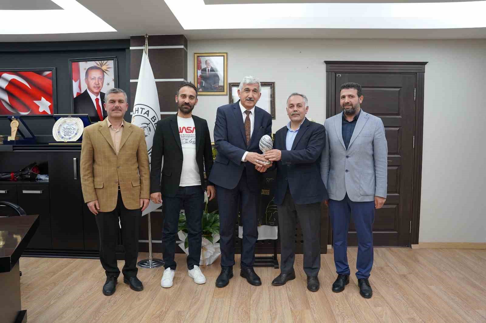 Kahta Belediyesi’nden öğrencilere gezi programı
