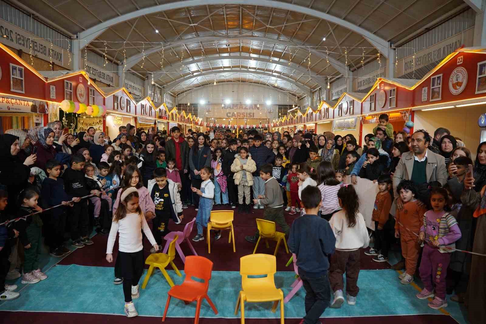 Kahta Belediyesi’nden Ramazan Çarşısı etkinliği
