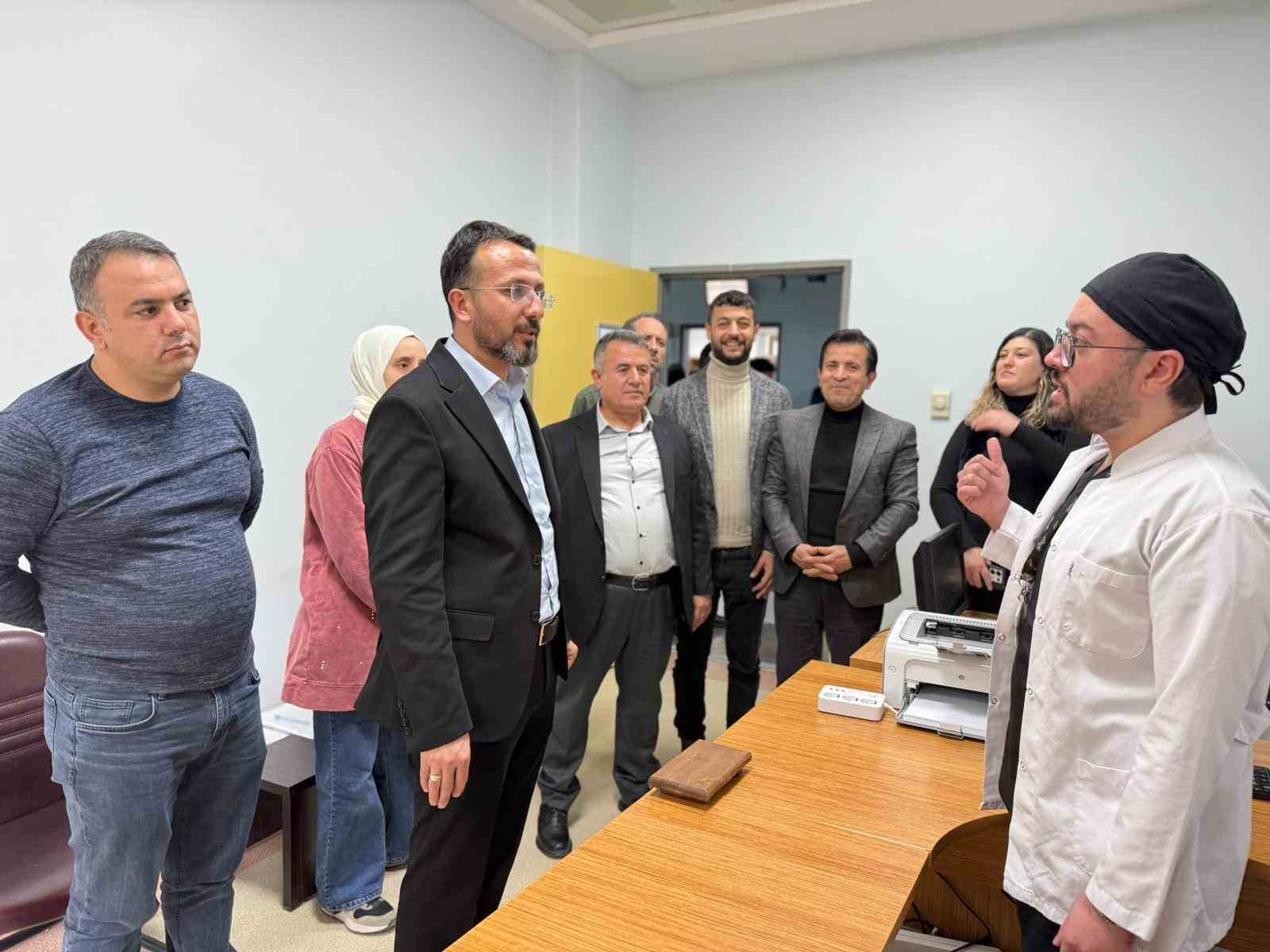 Kahta Devlet Hastanesi’nde Sigara Bırakma Polikliniği hizmete açıldı
Kahta Devlet Hastanesi’nde Sigara Bırakma Polikliniği hizmete açıldı