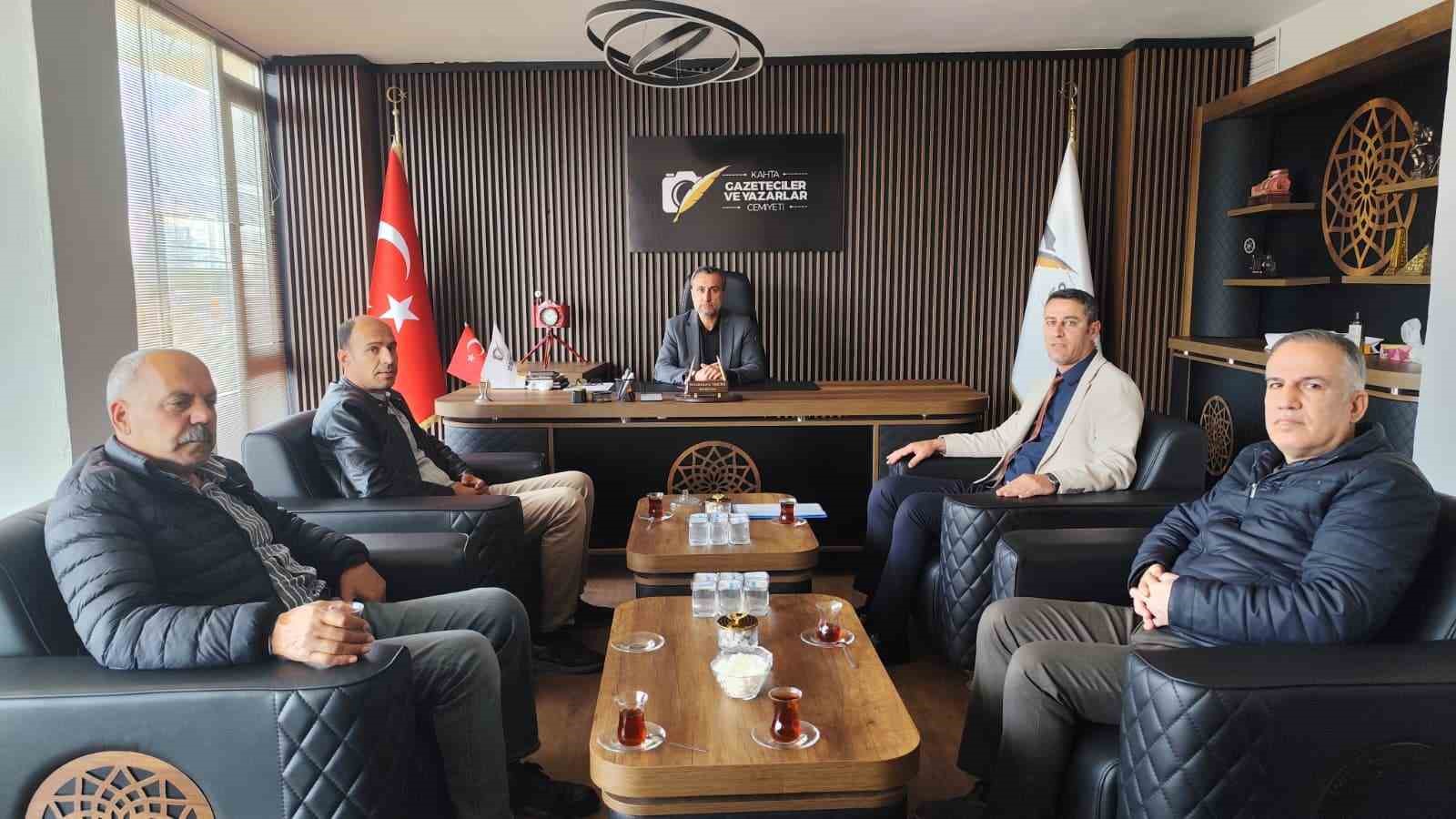 Kahta Tarım ve Orman Müdürü Yıldırım gazetecilerle bir araya geldi
