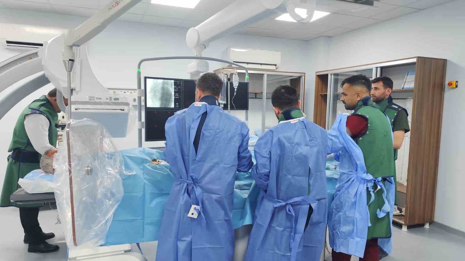 Kahta’da açılan anjiyo ünitesinde ilk hasta başarıyla tedavi edildi
