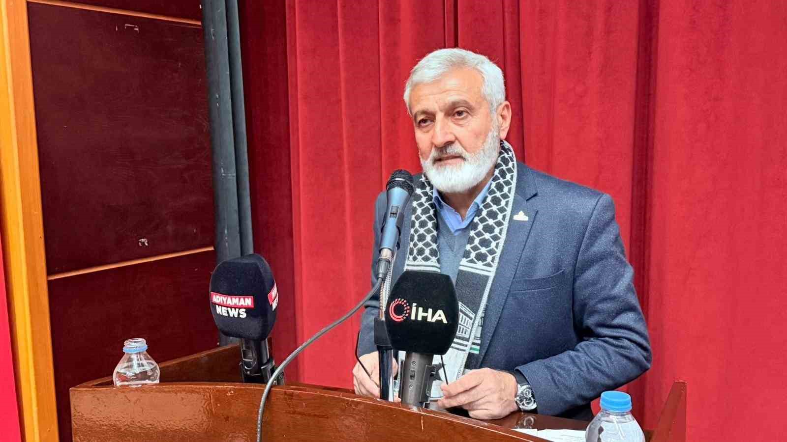 Kahta’da "Gazze Bilinci ve Ümmet sorumluluğu" konferansı
Kahta’da "Gazze Bilinci ve Ümmet sorumluluğu" konferansı