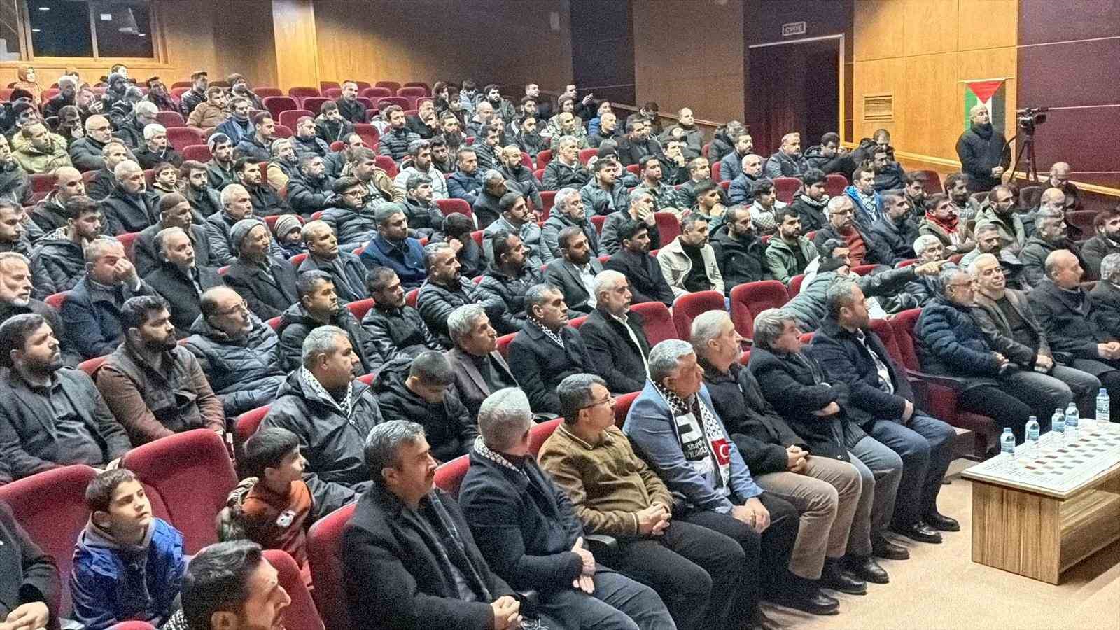 Kahta’da "Gazze Bilinci ve Ümmet sorumluluğu" konferansı
Kahta’da "Gazze Bilinci ve Ümmet sorumluluğu" konferansı