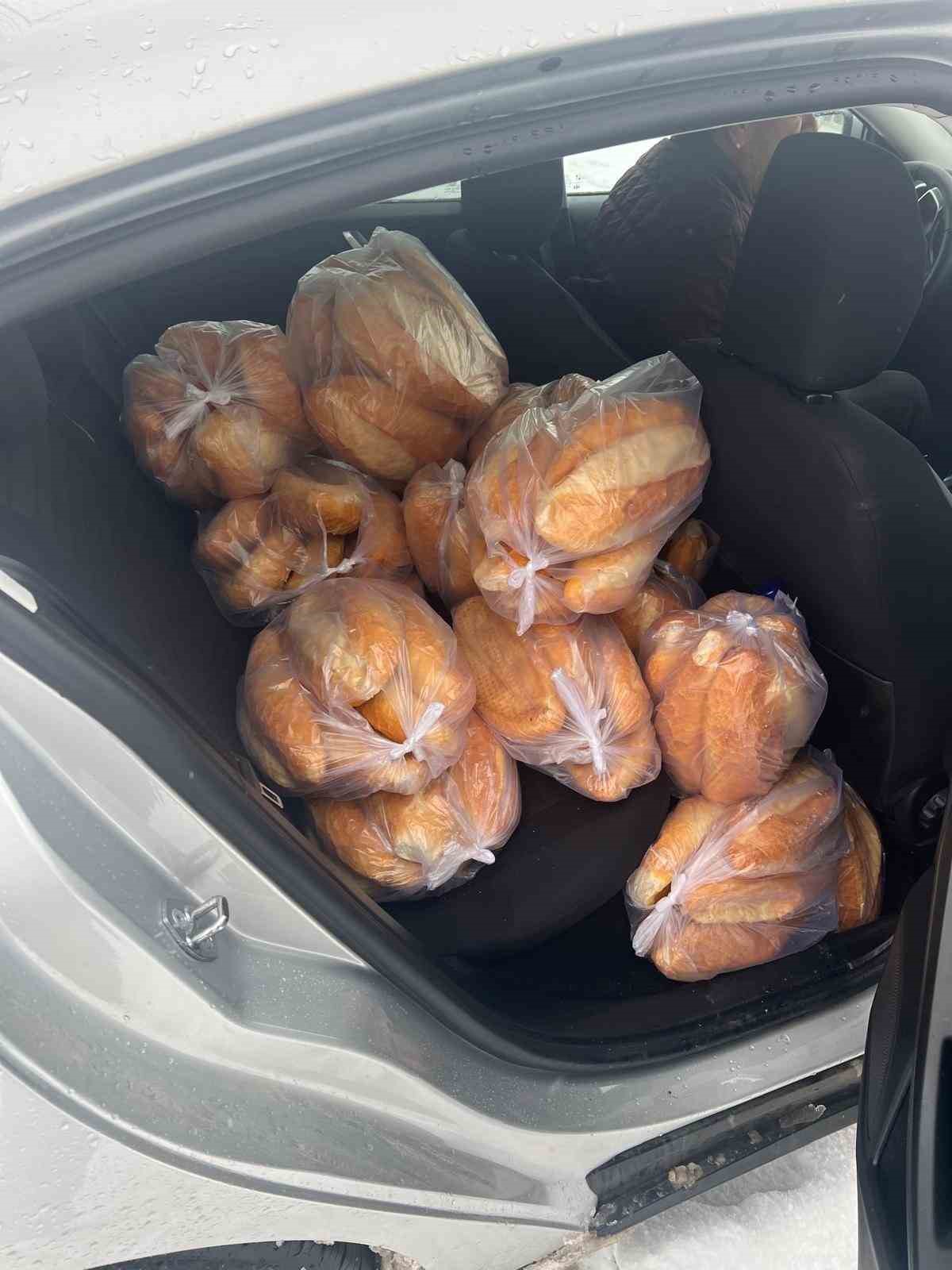 Kahta’da sıcak yemek, çorba ve ekmek dağıtımı
