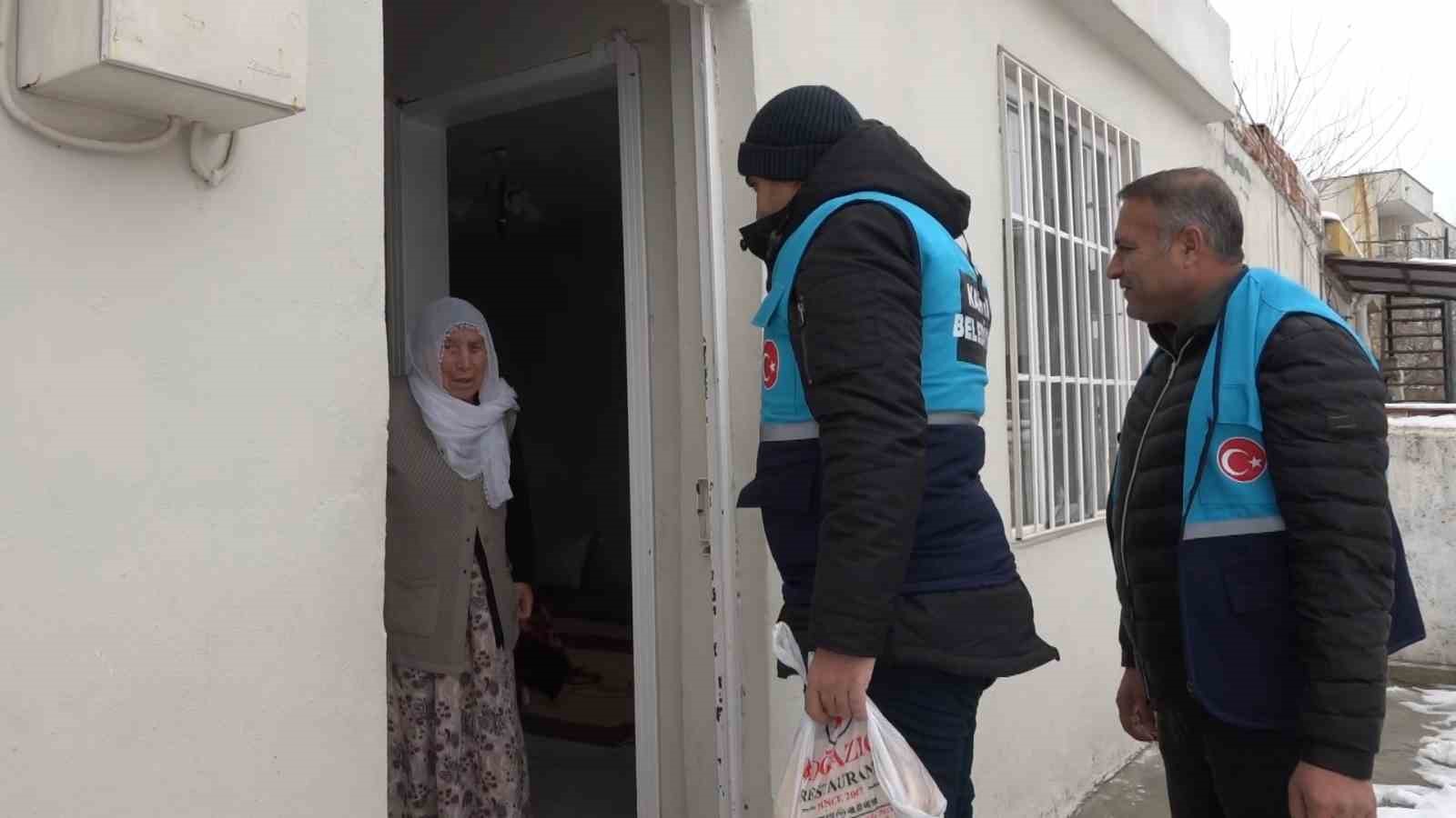 Kahta’da yaşlı ve engelli vatandaşlara sıcak yemek desteği
