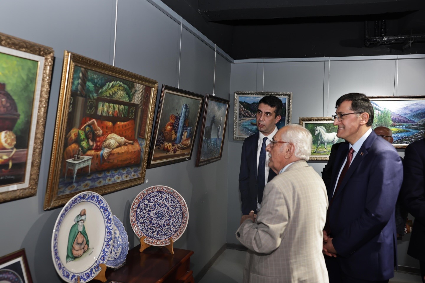 Kahveci: "Sanatçıların emeğini görünür kılmak ve desteklemek yerel yönetimlerin önemli sorumlulukları arasında"
