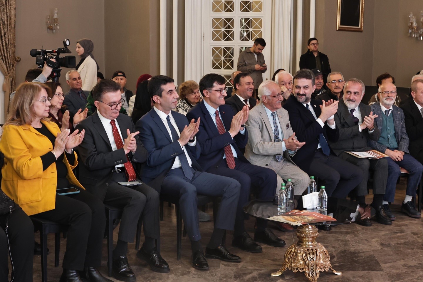 Kahveci: "Sanatçıların emeğini görünür kılmak ve desteklemek yerel yönetimlerin önemli sorumlulukları arasında"
