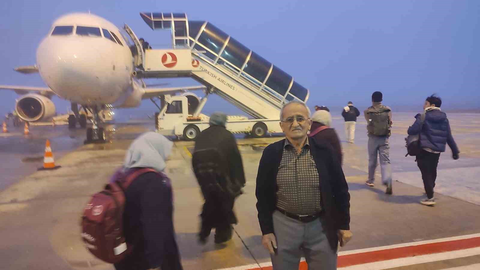 Kalbi sağ tarafta olan umreci 49. evlilik yıl dönümünü Mekke’de kutladı
