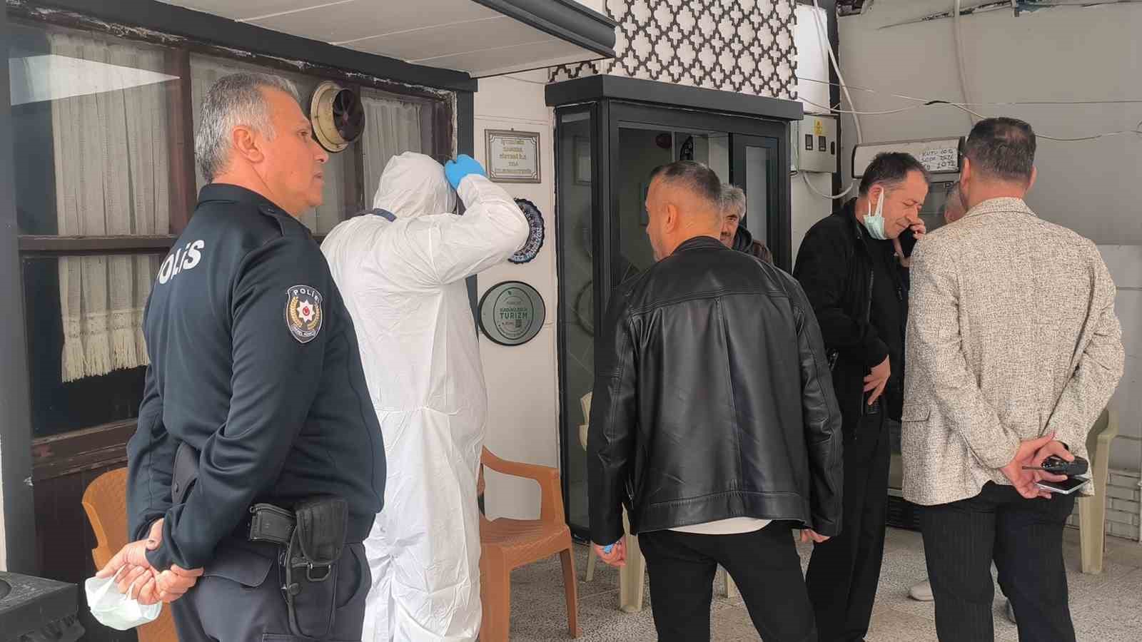 Kaldığı pansiyon odasında ölü olarak bulundu
