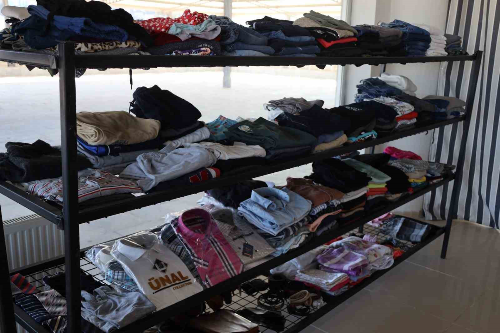 Kale Belediyesinden ihtiyaç sahibi vatandaşlara Sosyal Market desteği
