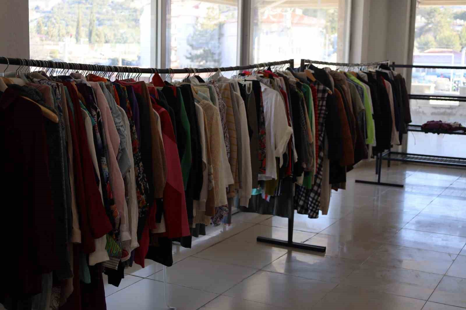 Kale Belediyesinden ihtiyaç sahibi vatandaşlara Sosyal Market desteği
