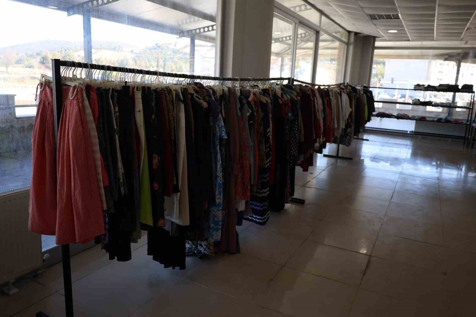 Kale Belediyesinden ihtiyaç sahibi vatandaşlara Sosyal Market desteği
