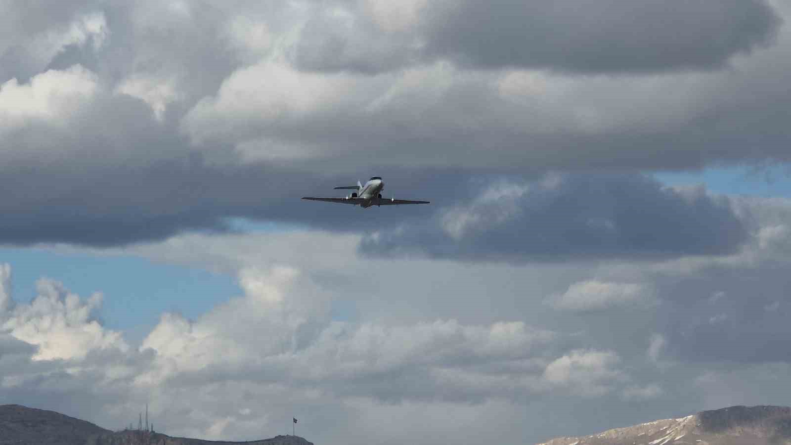 Kalp hastası bebek ambulans uçakla İstanbul’a sevk edildi
