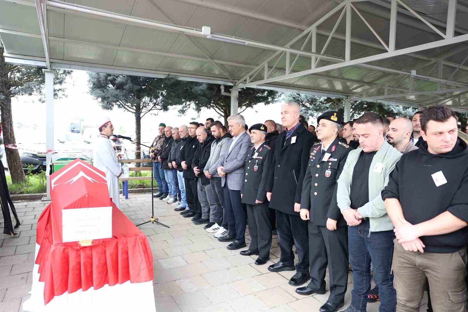 Kalp krizi geçiren uzman çavuş toprağa verildi
