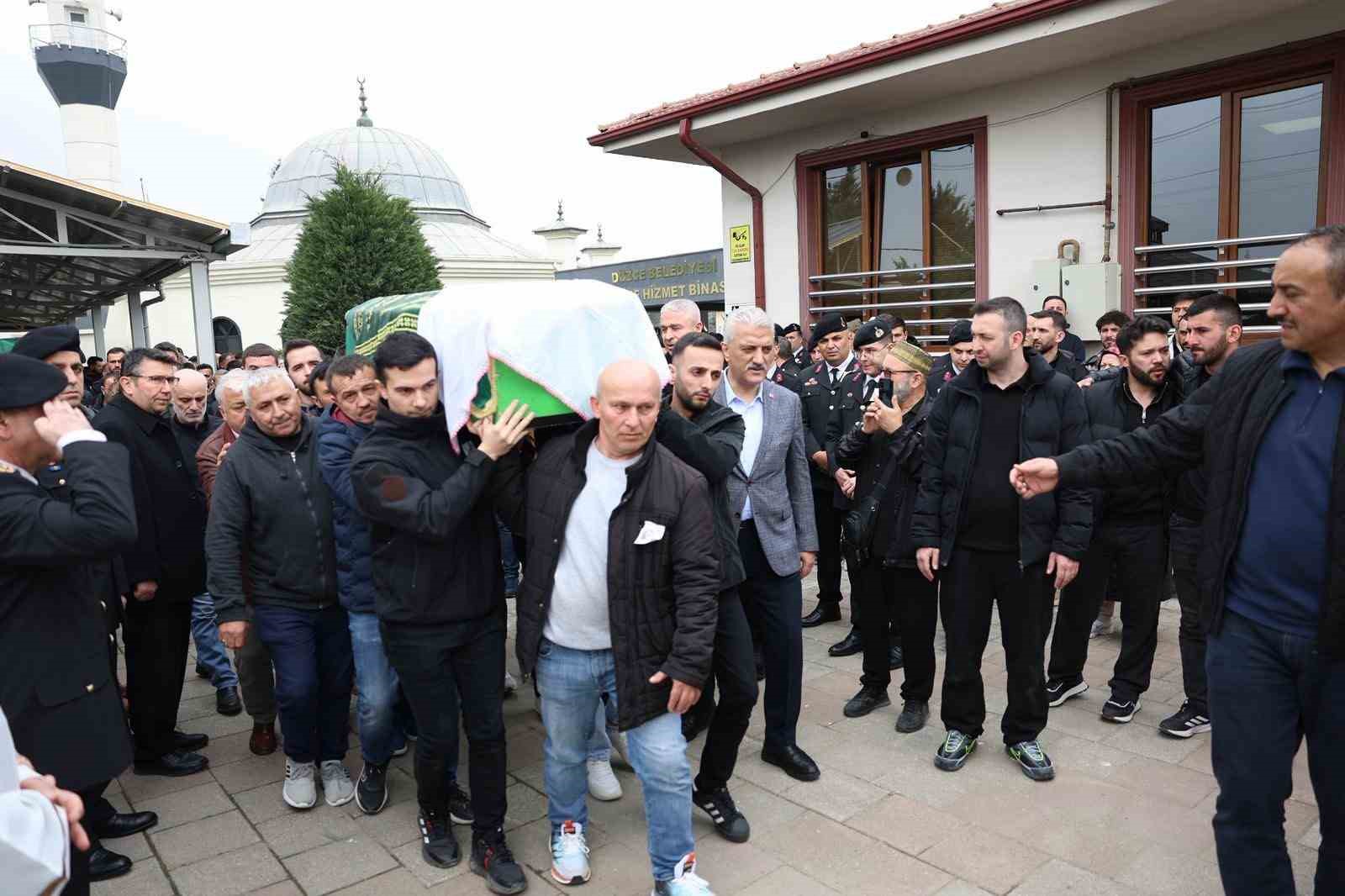 Kalp krizi geçiren uzman çavuş toprağa verildi
