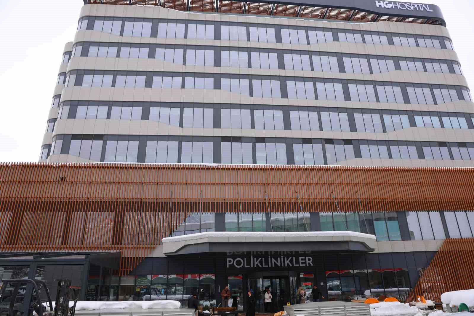 Kalp pili enfeksiyonu başarılı operasyonla giderildi
