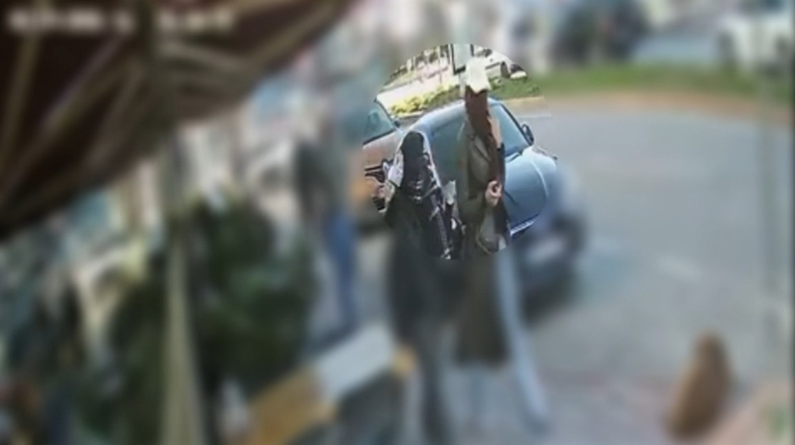 Kamera ve ziynet eşyası çaldılar, güvenlik kameralarından yakayı ele verdiler
