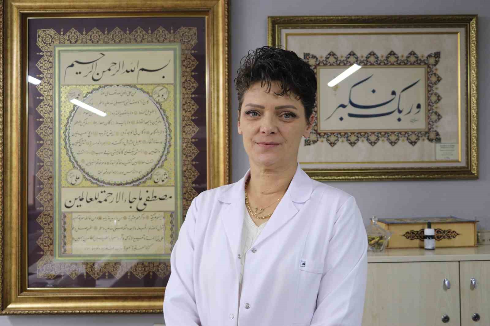 Kamış kalemin sabırla imtihanı: Tek eser için aylarca emek veriliyor
