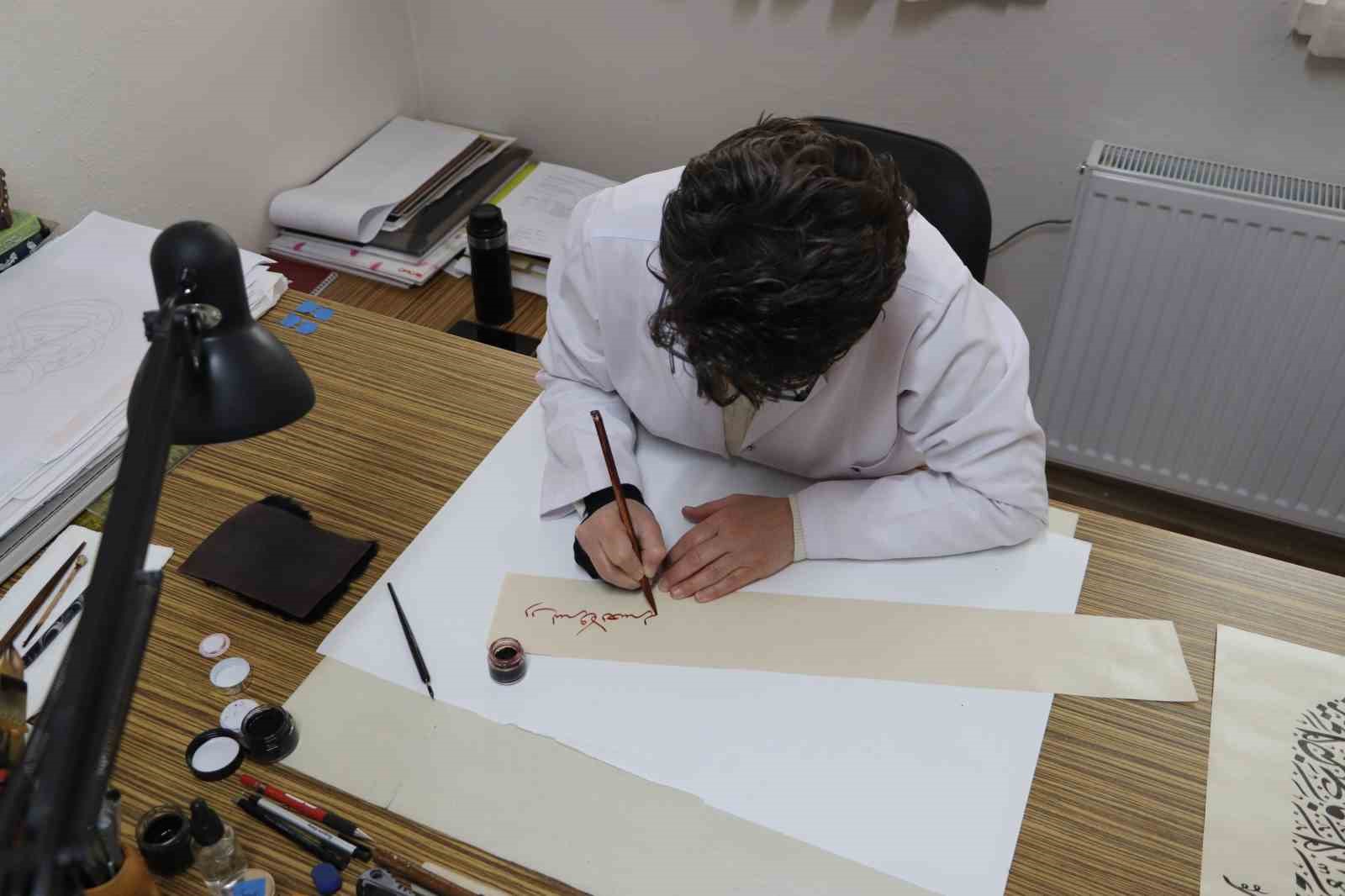 Kamış kalemin sabırla imtihanı: Tek eser için aylarca emek veriliyor
