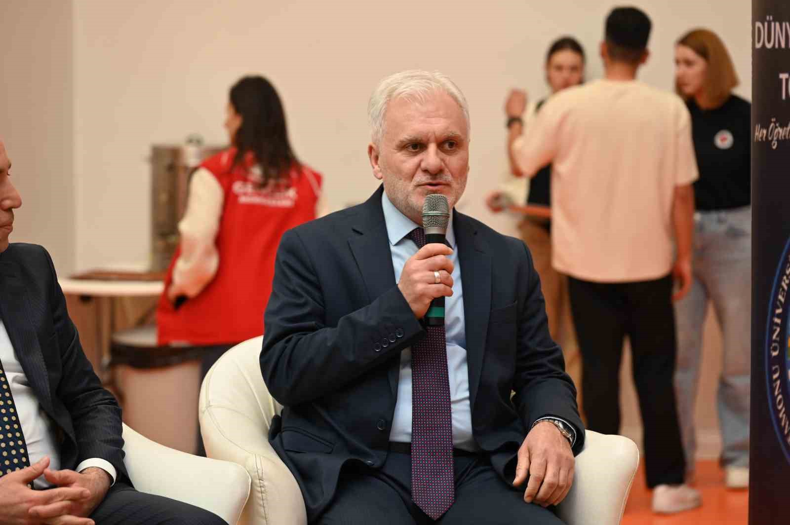 "Kampüs İftarları" etkinliği gençleri aynı sofrada buluşturdu
