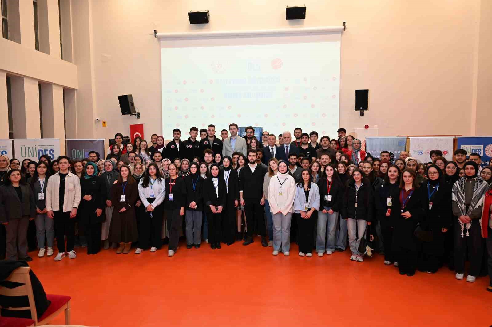 "Kampüs İftarları" etkinliği gençleri aynı sofrada buluşturdu
