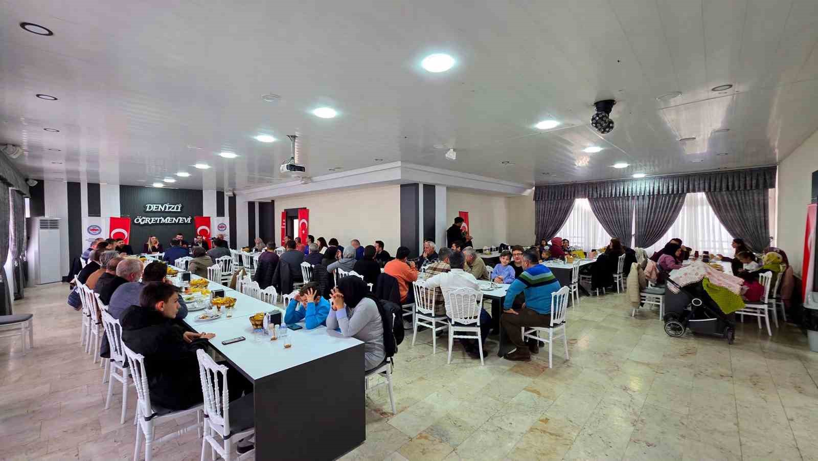 Kamu çalışanları ve emeklilerin sorunları gündeme taşıdı
