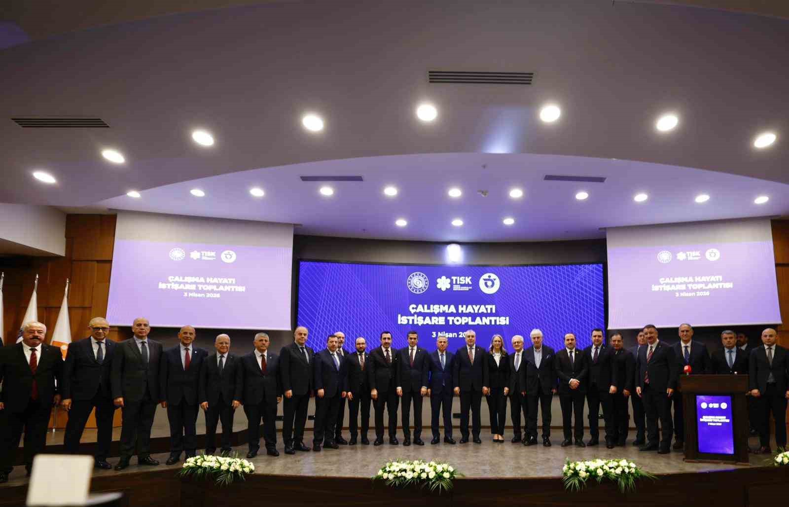 Kamu ve işveren istişare için İzmir Ticaret Odası’nda buluştu
