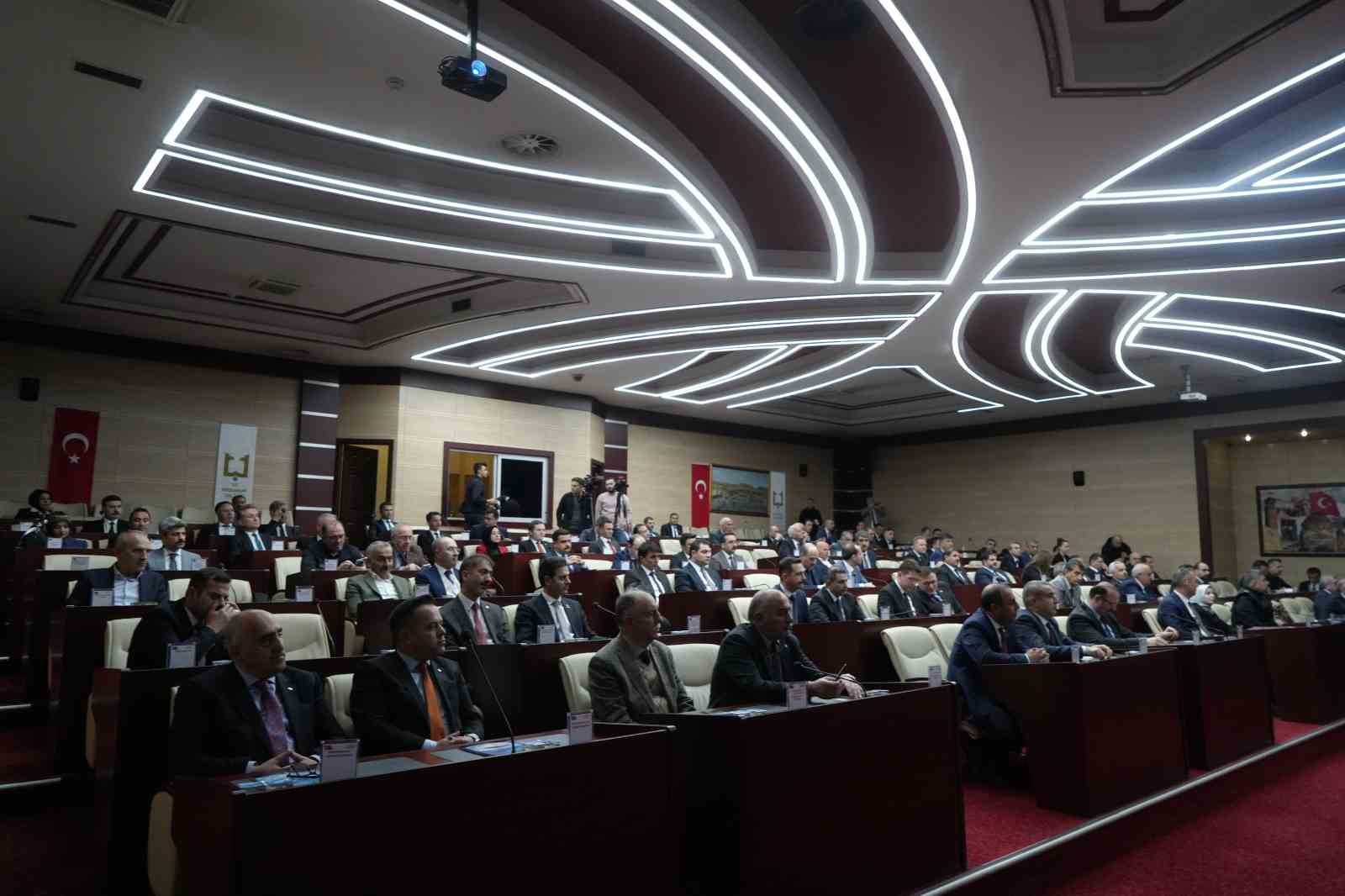 Kamu yatırımları masaya yatırıldı
