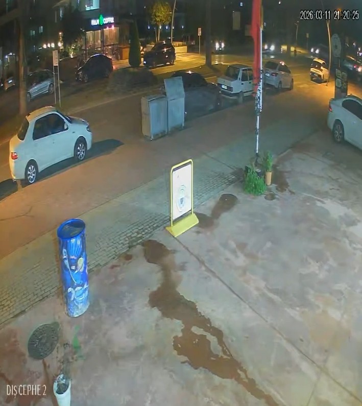 Kamyonetle çarpışan motosikletli yaralandı
