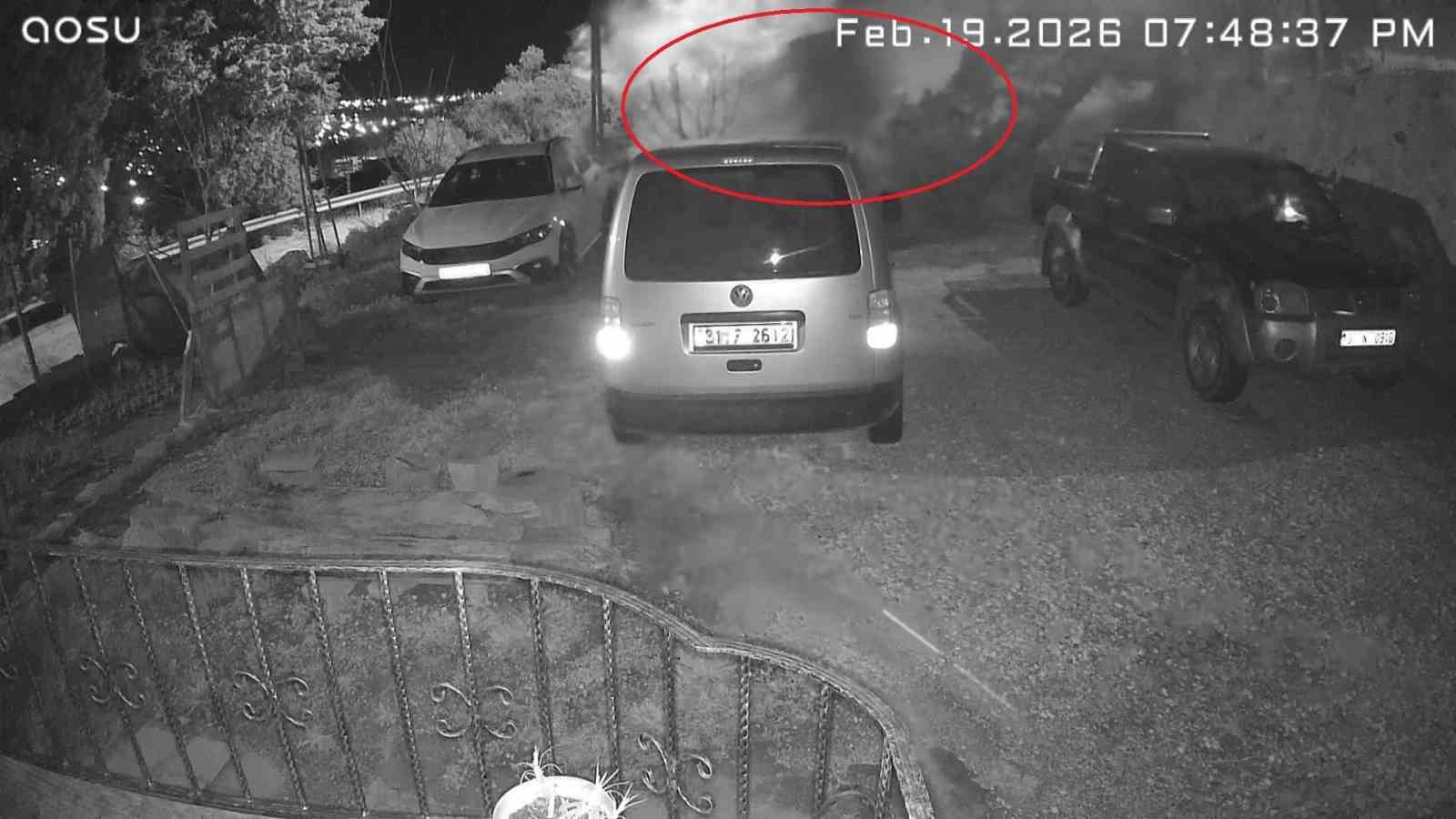 Kamyonun uçurumdan yuvarlandığı anlar kameraya yansıdı
