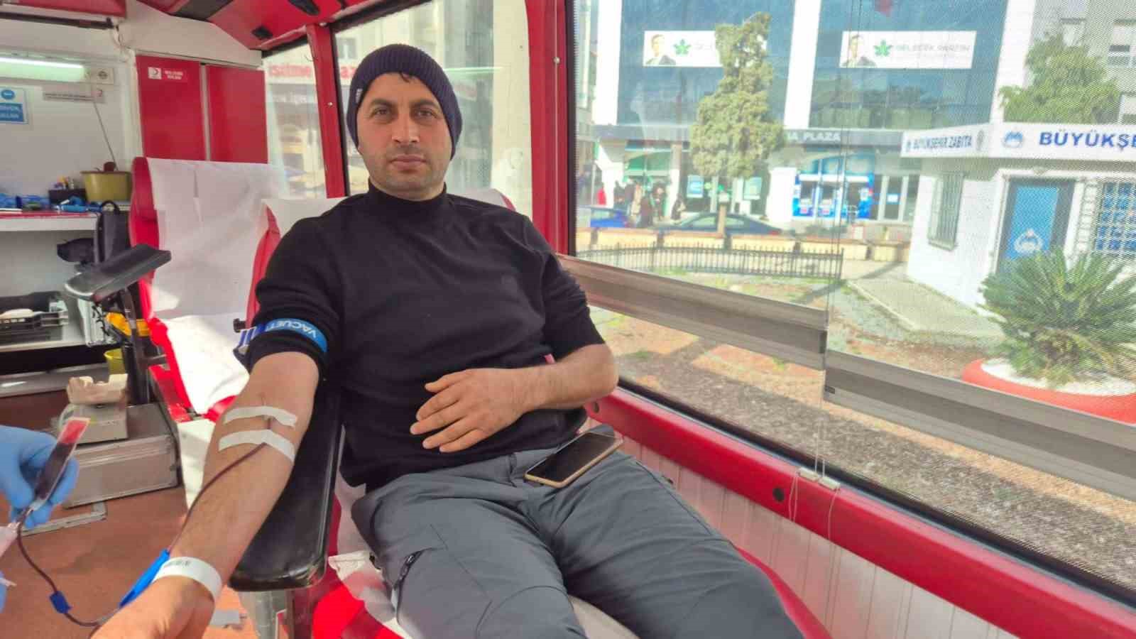 Kan bağışlayana forma ve maç bileti hediye
