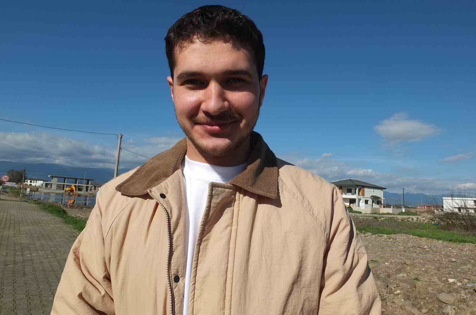 Kanalizasyon şebekesi çöktü inşaatlar su içinde kaldı
