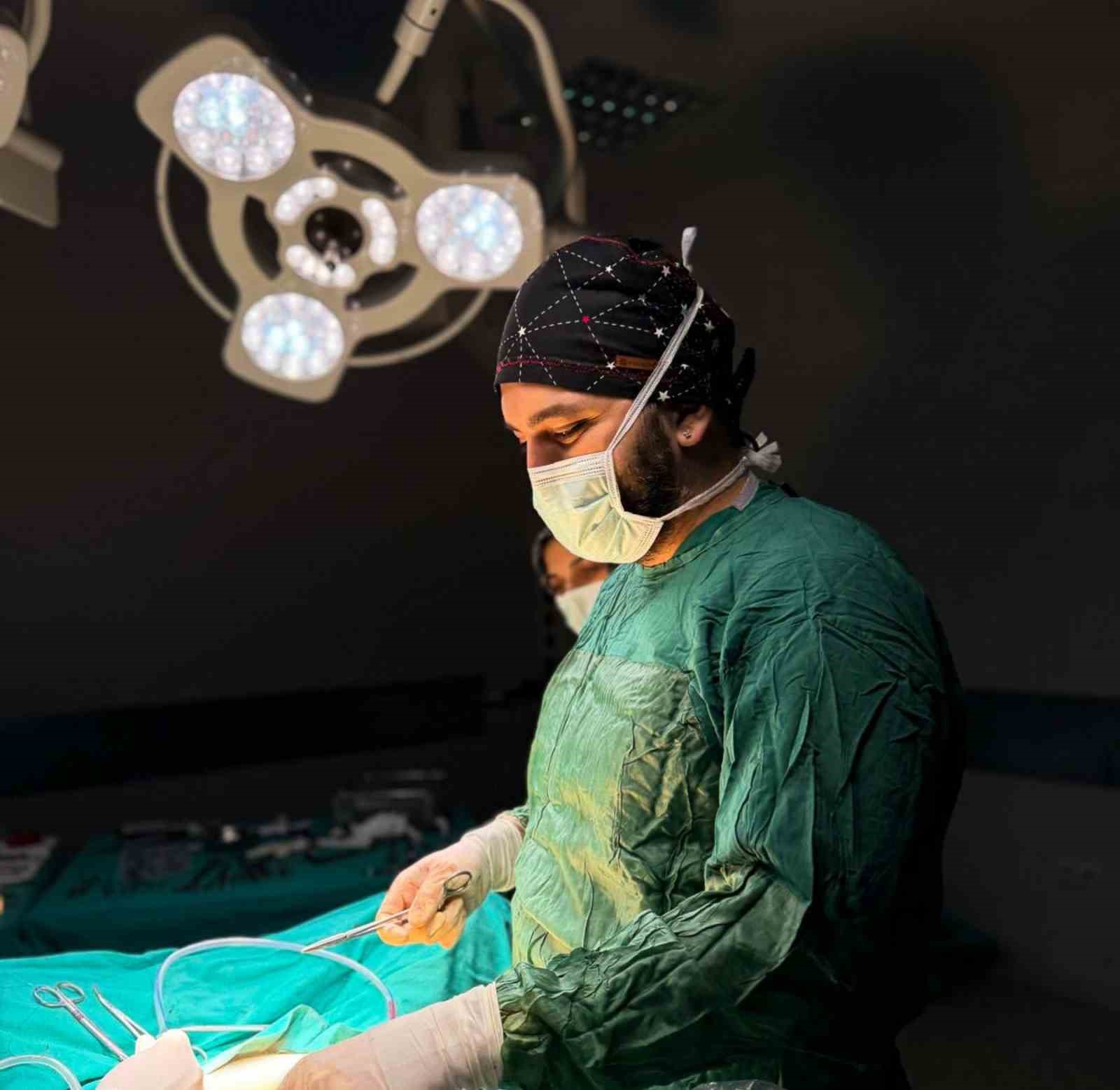 Kanser erken teşhis edildi, kapalı ameliyatla sağlığına kavuşuyor
