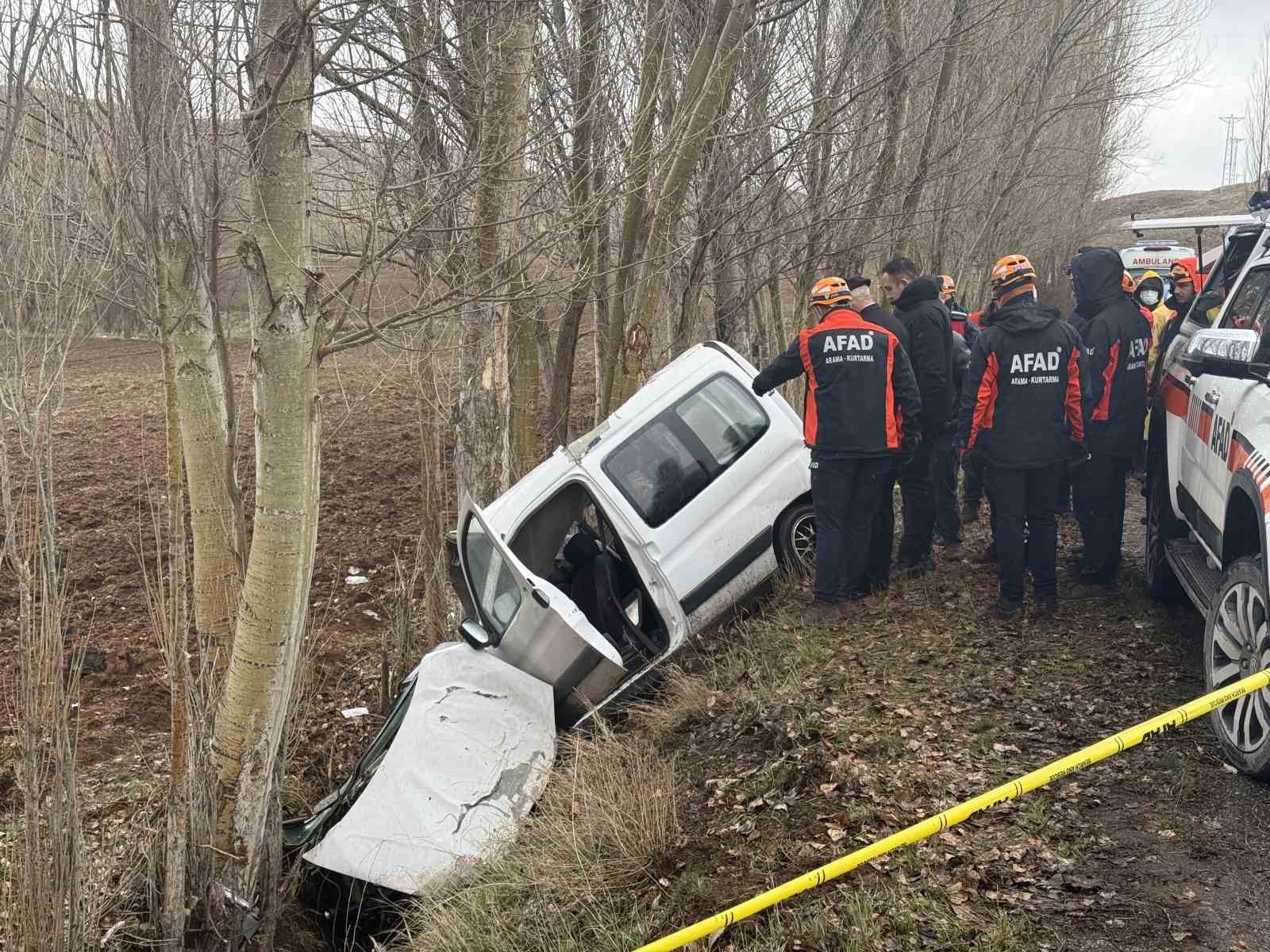Kanser hastası babasını hastaneye götürürken kaza yaptı: 3 ölü

