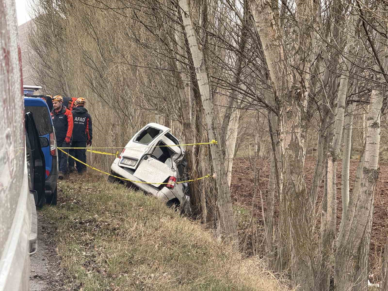 Kanser hastası babasını hastaneye götürürken kaza yaptı: 3 ölü
