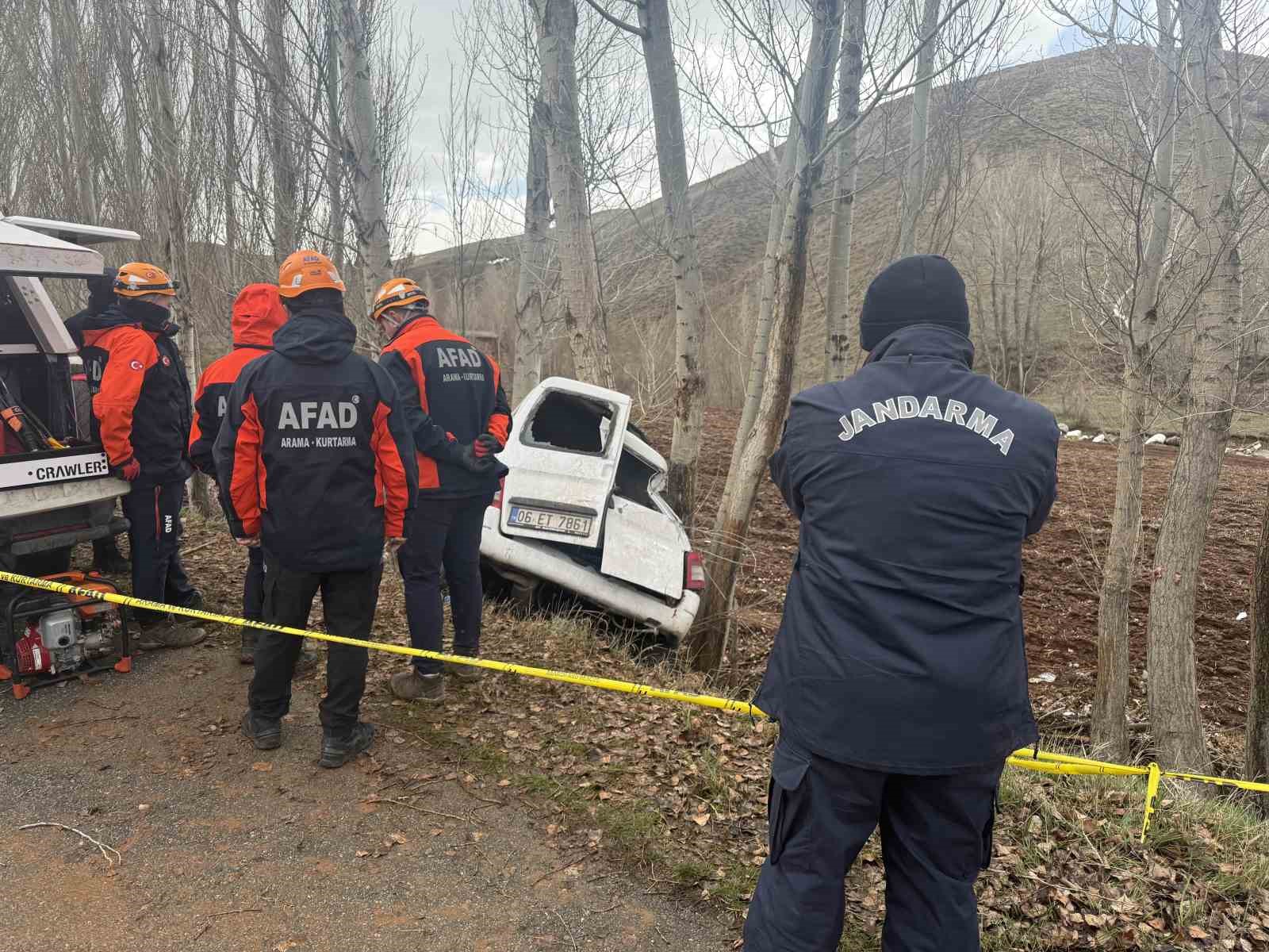 Kanser hastası babasını hastaneye götürürken kaza yaptı: 3 ölü
