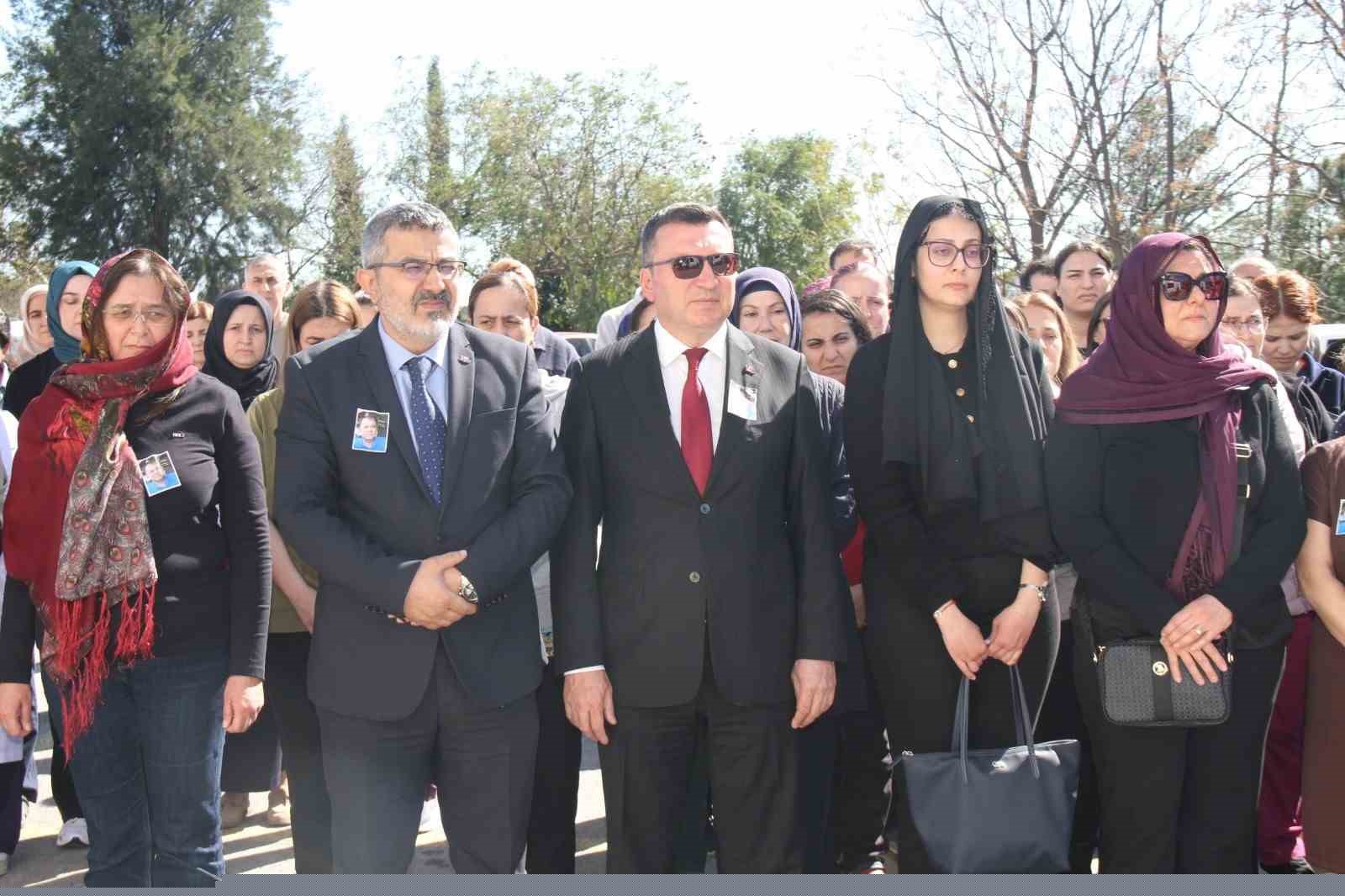 Kanser nedeniyle hayatını kaybeden çocuk doktoru için hastanede tören düzenlendi
