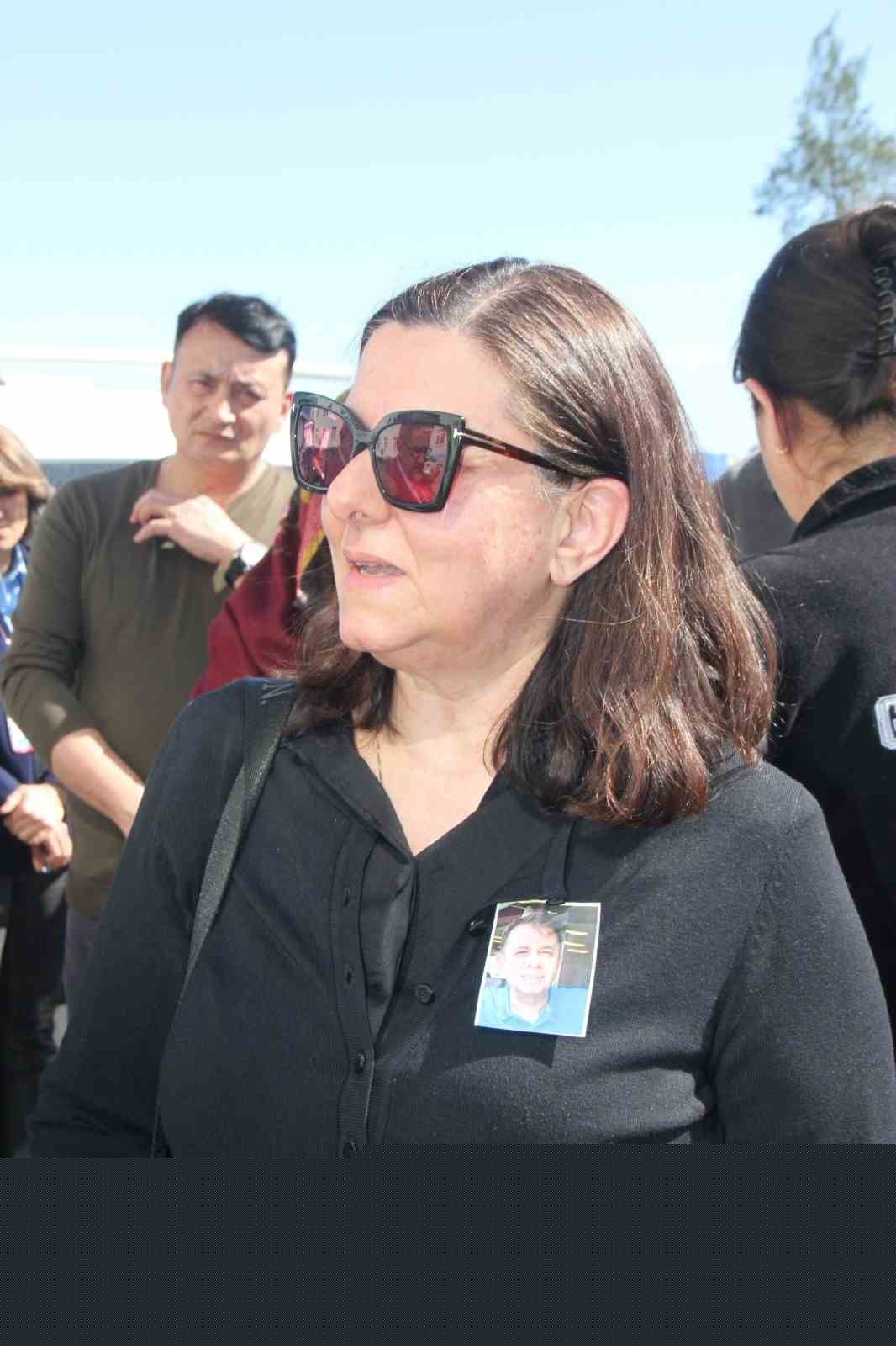 Kanser nedeniyle hayatını kaybeden çocuk doktoru için hastanede tören düzenlendi
