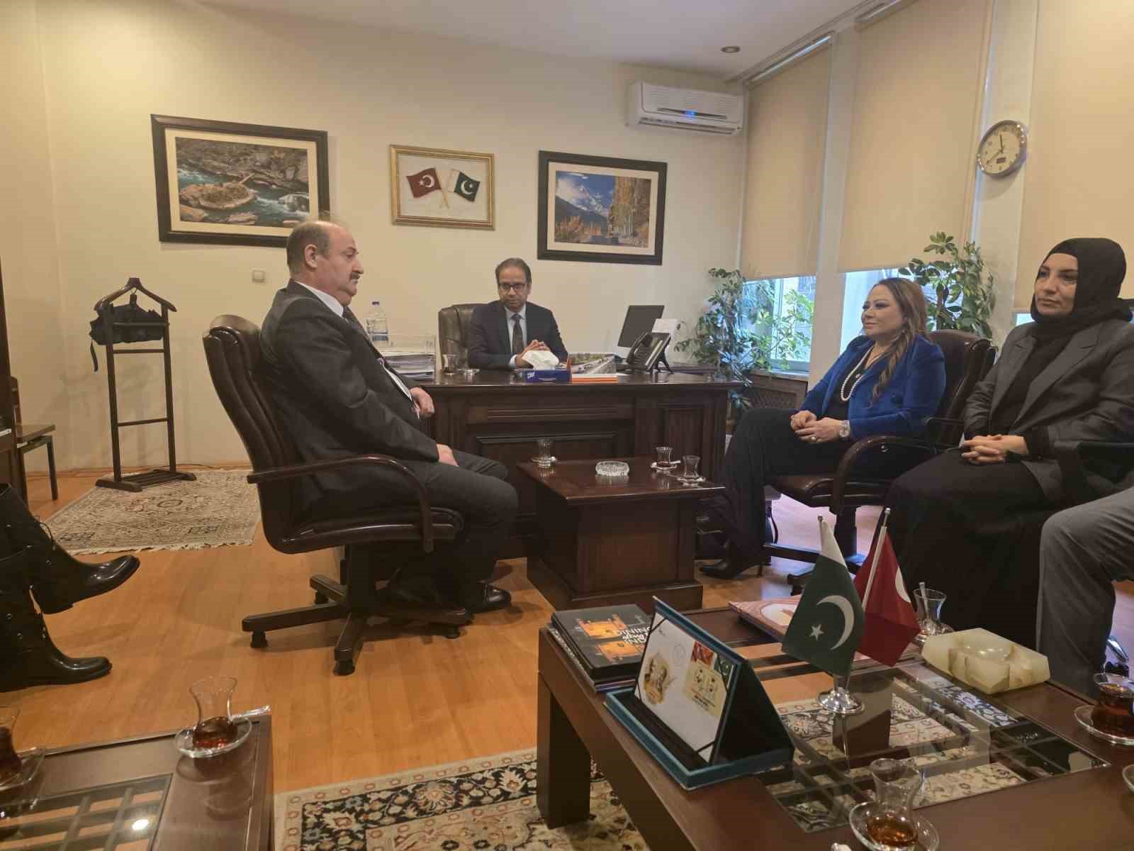 Kanserde tamamlayıcı sağlık modelleri güçleniyor: SATKOF ve USTKON’dan Pakistan teması
