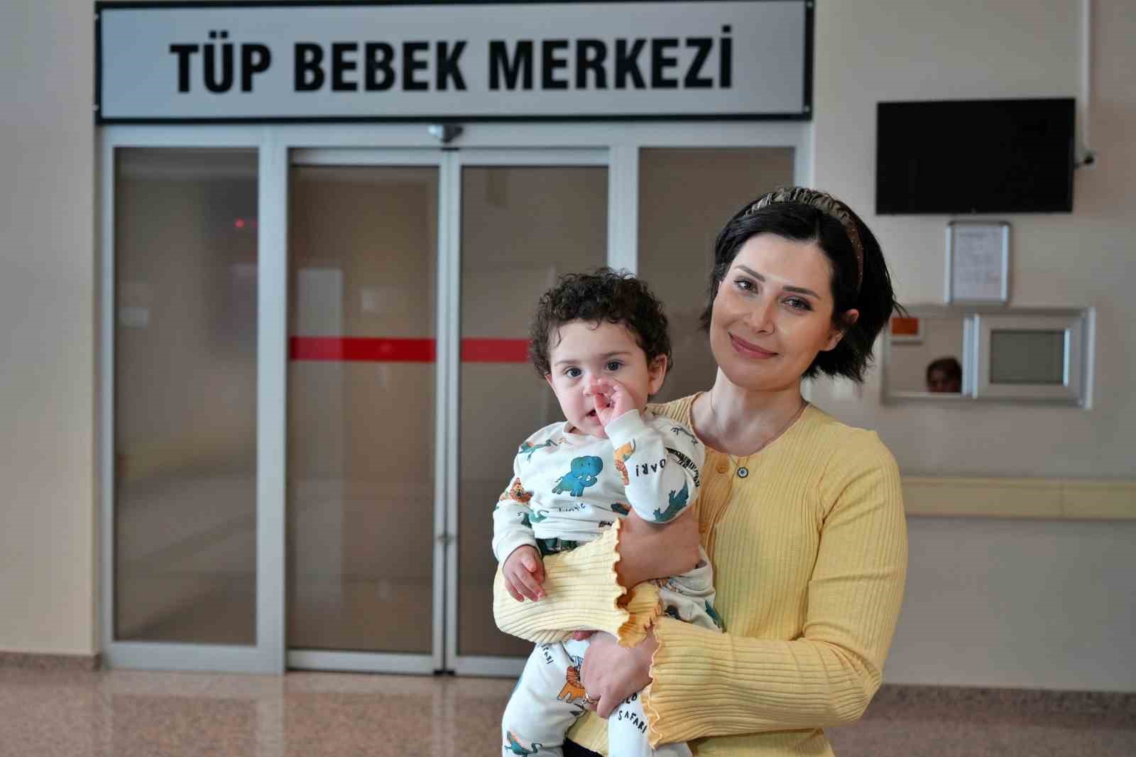 Kanseri yendi, annelikten vazgeçmedi: Dondurulan embriyolar tutmadı, ‘Can’ geldi
Kanseri yendi, annelikten vazgeçmedi: Dondurulan embriyolar tutmadı, ‘Can’ geldi