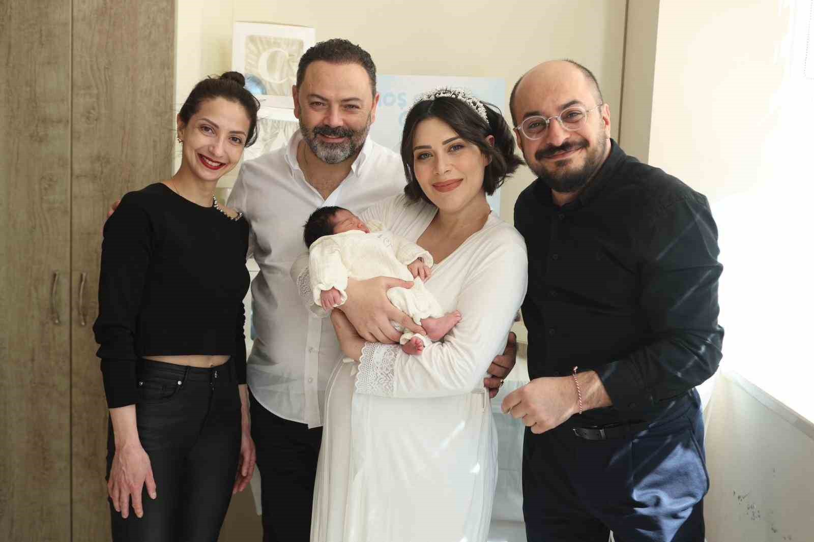 Kanseri yendi, annelikten vazgeçmedi: Dondurulan embriyolar tutmadı, ‘Can’ geldi
Kanseri yendi, annelikten vazgeçmedi: Dondurulan embriyolar tutmadı, ‘Can’ geldi