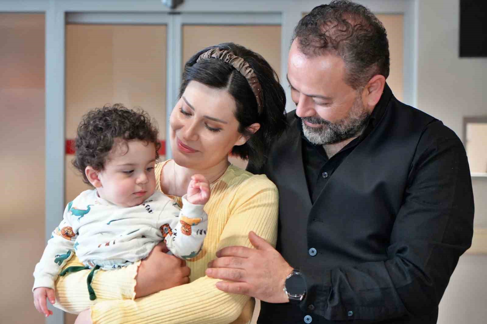 Kanseri yendi, annelikten vazgeçmedi: Dondurulan embriyolar tutmadı, ‘Can’ geldi
Kanseri yendi, annelikten vazgeçmedi: Dondurulan embriyolar tutmadı, ‘Can’ geldi