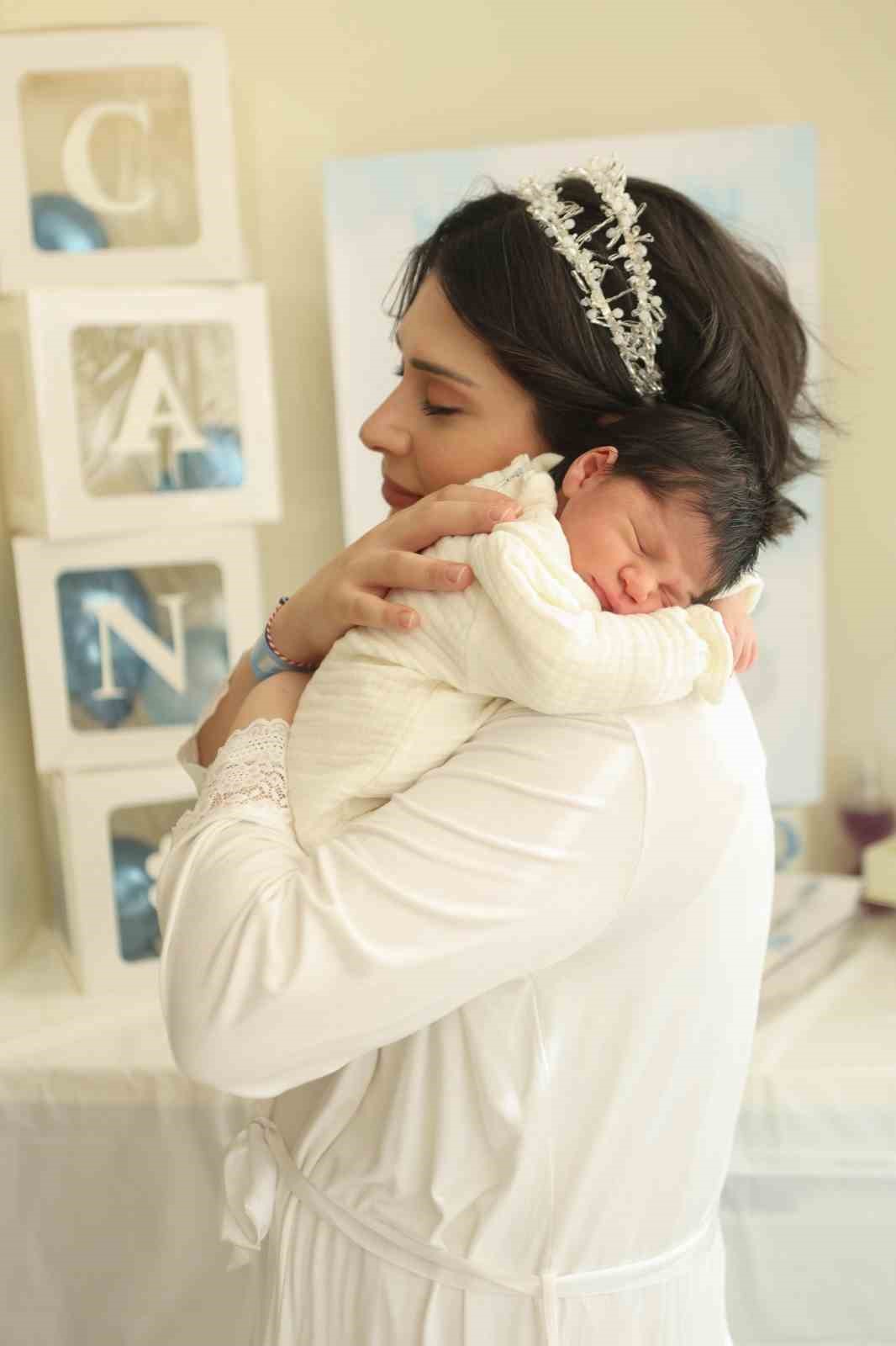 Kanseri yendi, annelikten vazgeçmedi: Dondurulan embriyolar tutmadı, ‘Can’ geldi
Kanseri yendi, annelikten vazgeçmedi: Dondurulan embriyolar tutmadı, ‘Can’ geldi