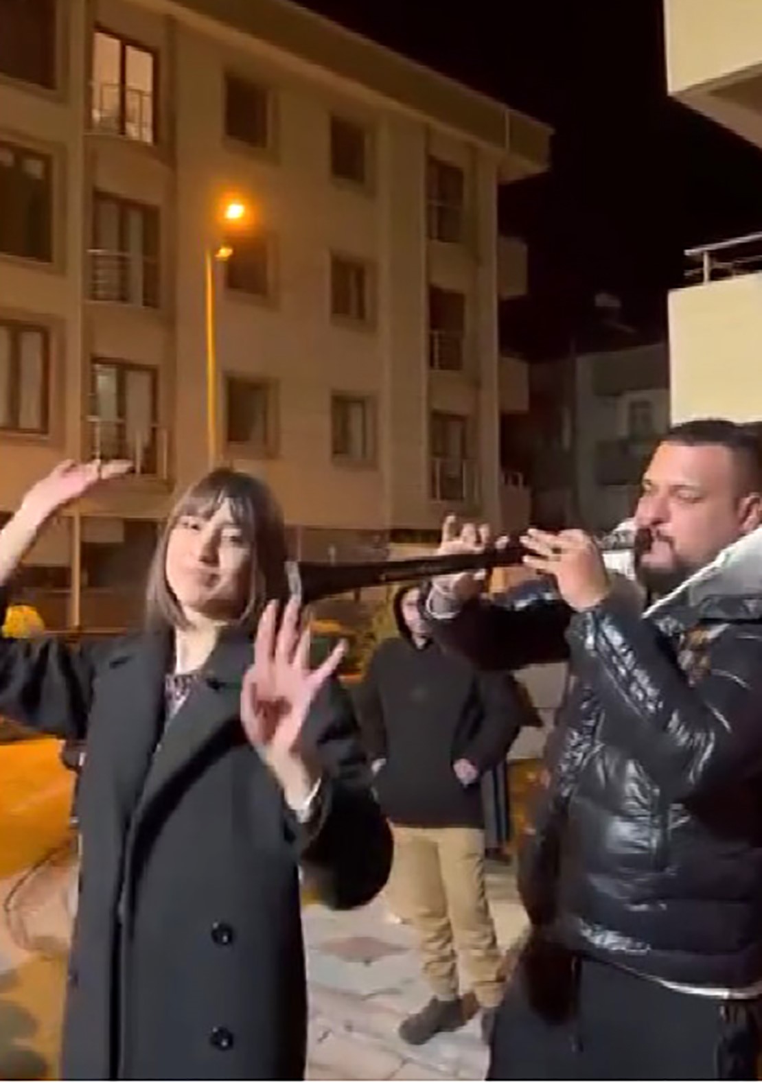 Kanseri yendi, davul-zurna ile kutladı
