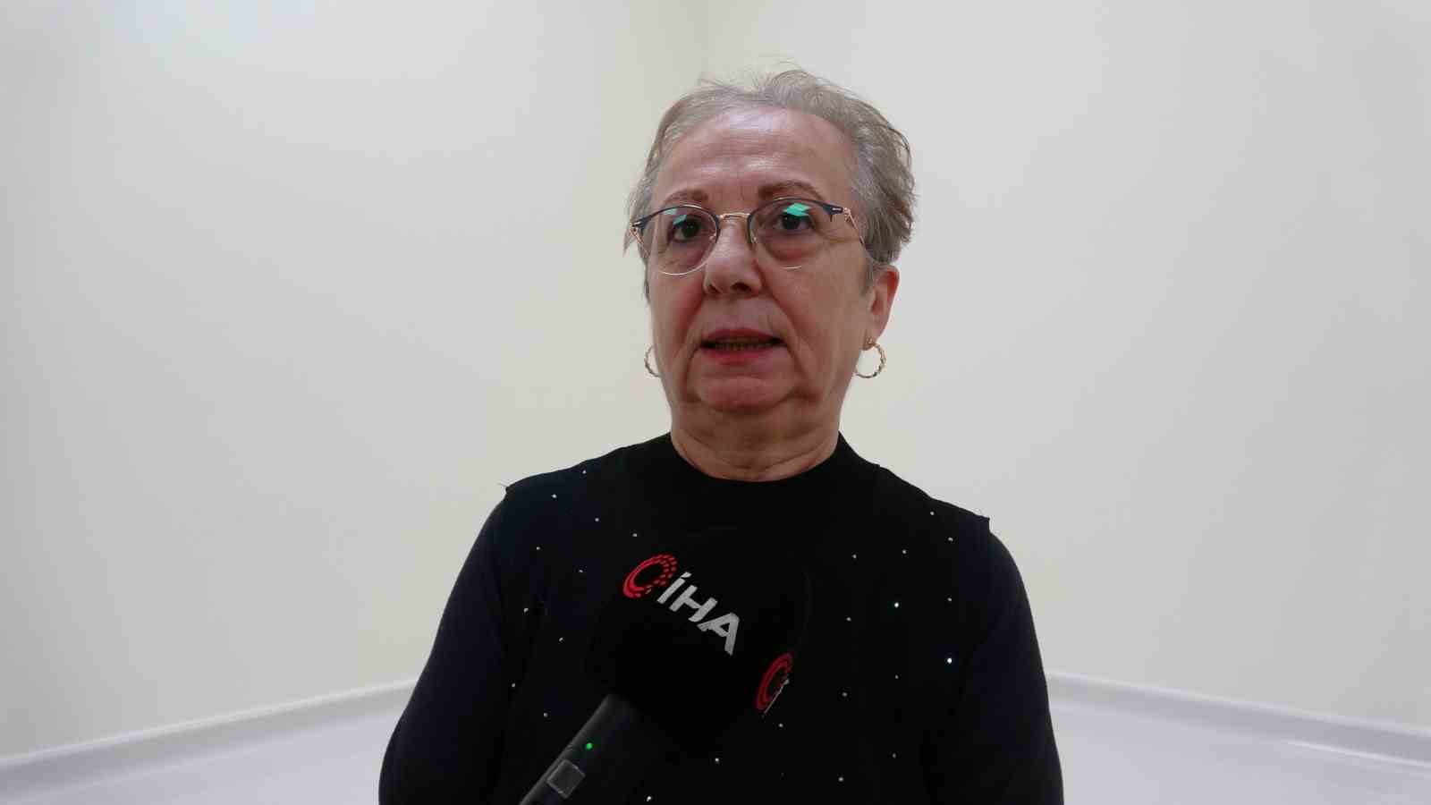 Kanseri yenen 60 yaşındaki kadından erken teşhis uyarısı
Kanseri yenen 60 yaşındaki kadından erken teşhis uyarısı