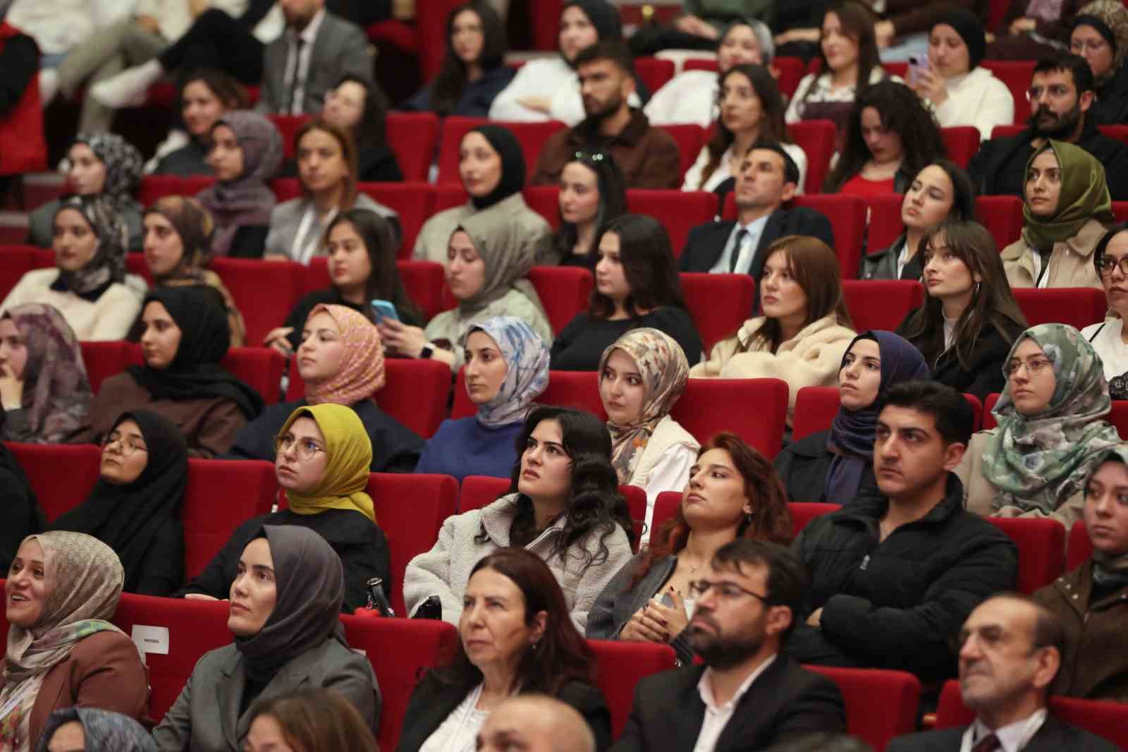 Kapadokya Üniversitesi çok paydaşlı iş birliği çalıştayında yer aldı
Kapadokya Üniversitesi çok paydaşlı iş birliği çalıştayında yer aldı
