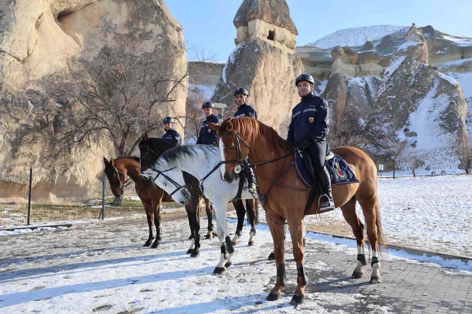 Kapadokya’da asayiş, atlı birliklere emanet
Kapadokya’da asayiş, atlı birliklere emanet