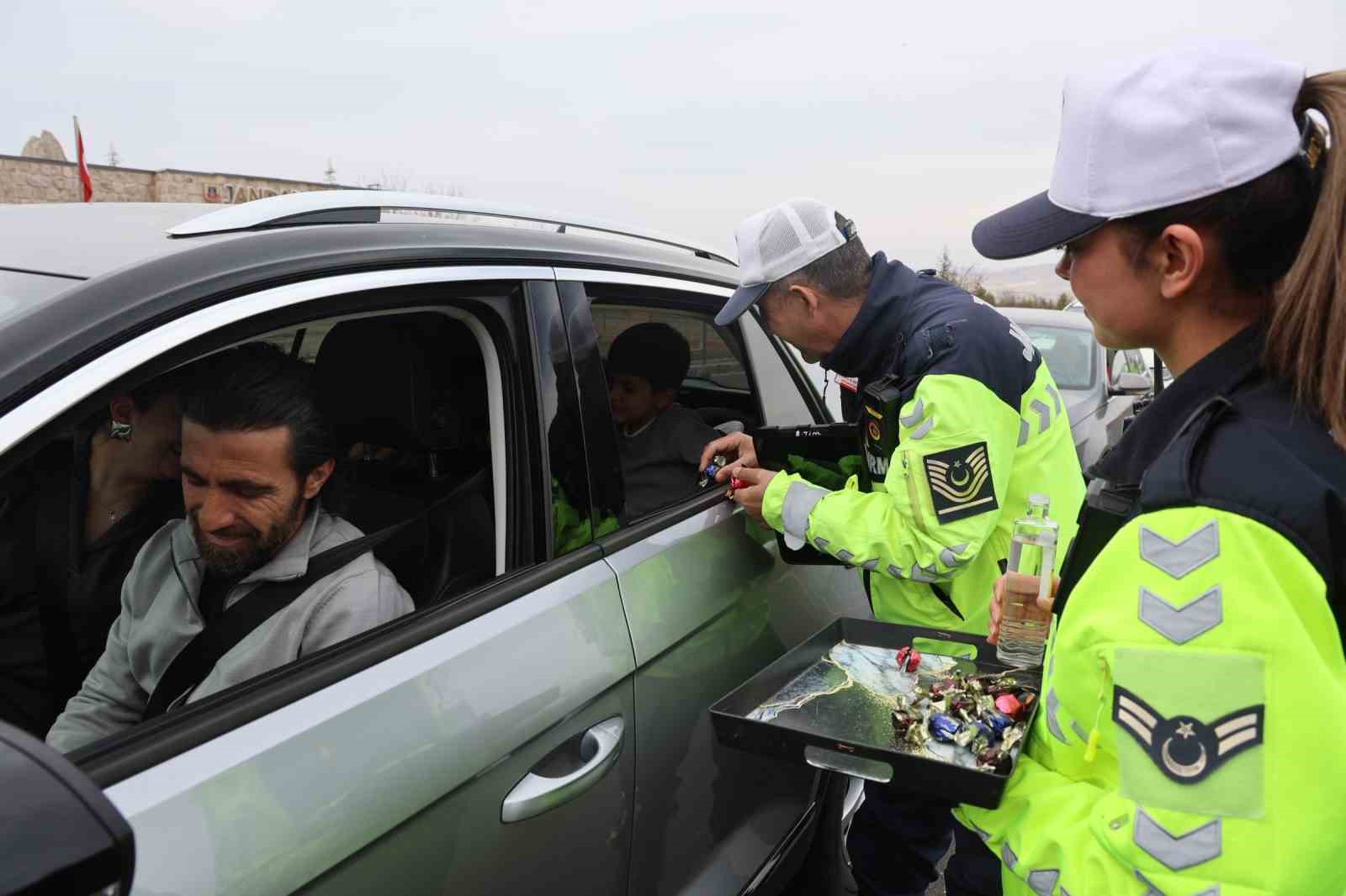 Kapadokya’da jandarmadan tatlı uygulama

