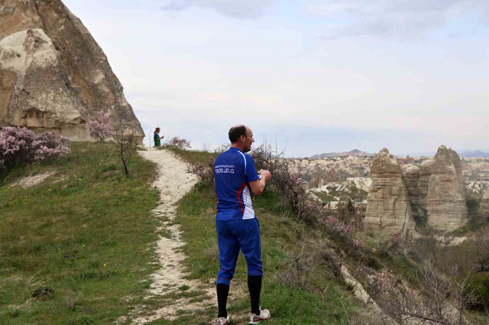 Kapadokya’da sporcular hem zamana hem zorlu doğa şartlarına meydan okudu
